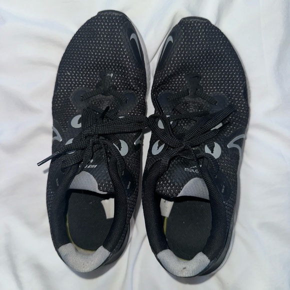 Nike Women’s Black Sneakers - Picture 2 of 2